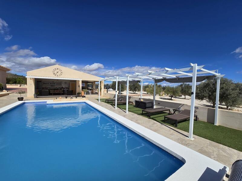 5 bedroom Villa for sale