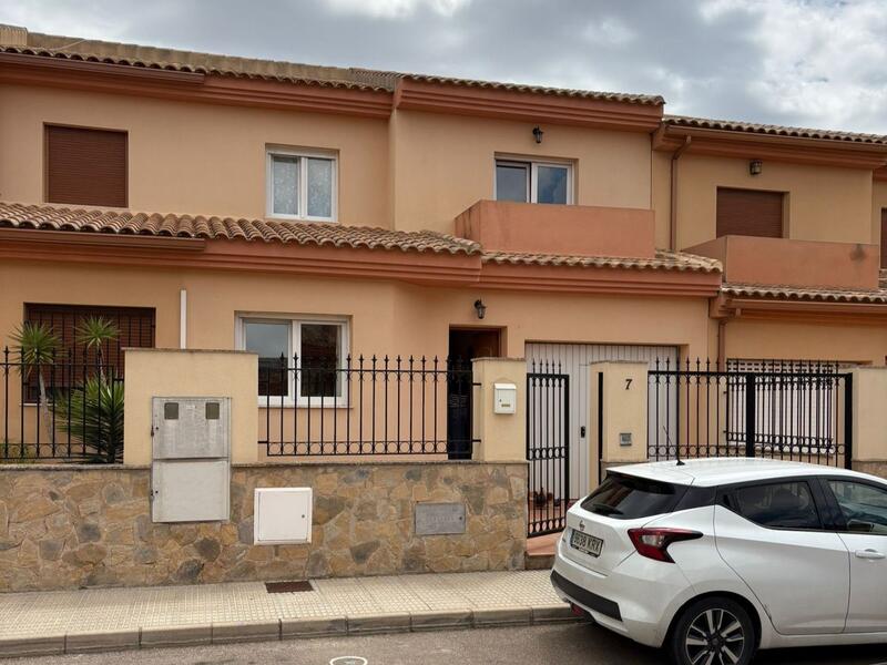 Byhus til salg i Pinoso, Alicante