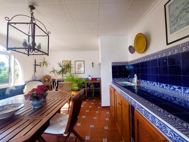 5 bedroom Townhouse for sale