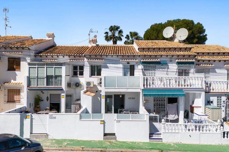 Villa til salgs i Torrevieja, Alicante