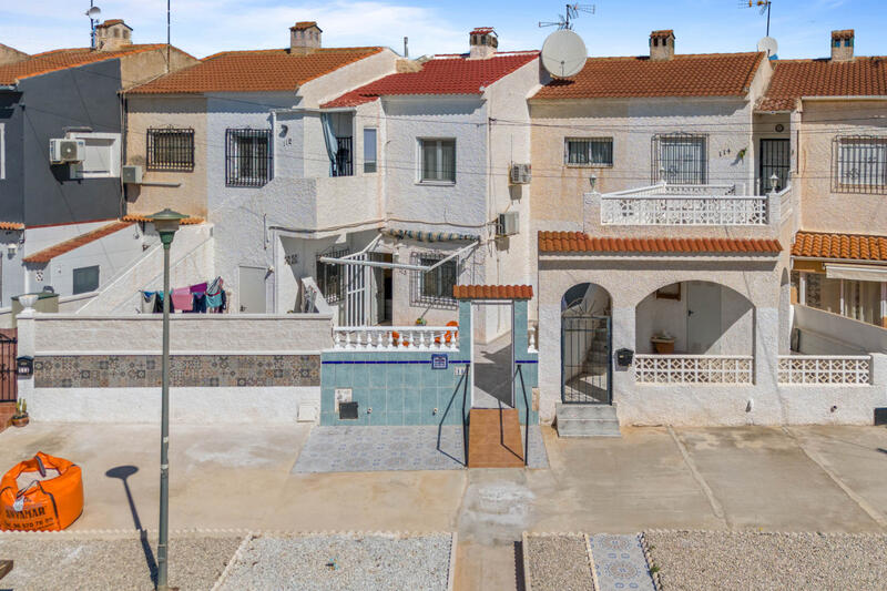 Villa til salgs i Torrevieja, Alicante