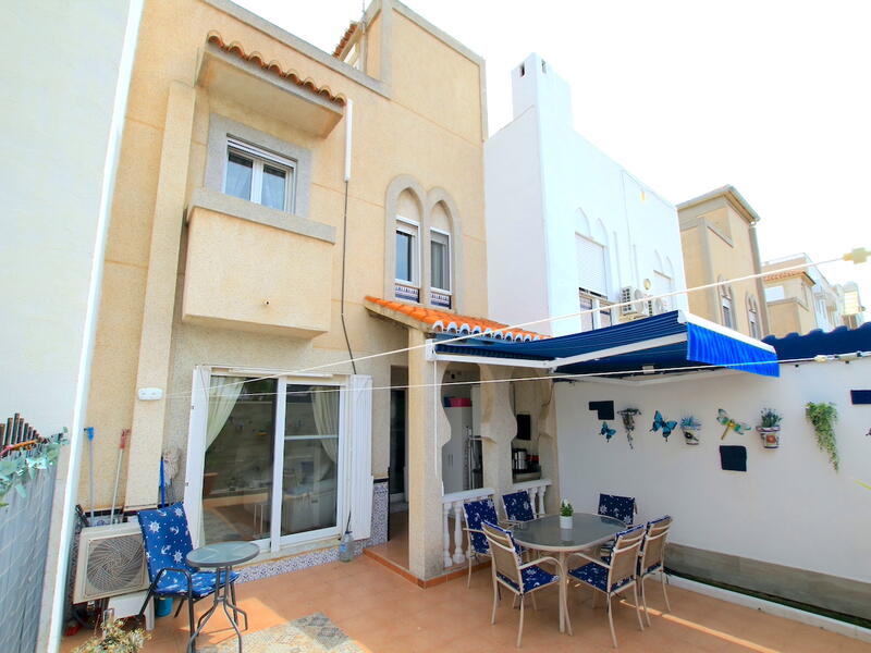 3 bedroom Townhouse for sale