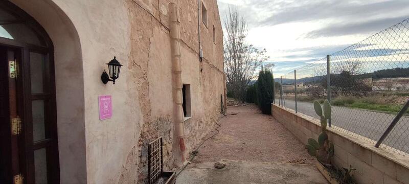 6 bedroom Country House for sale