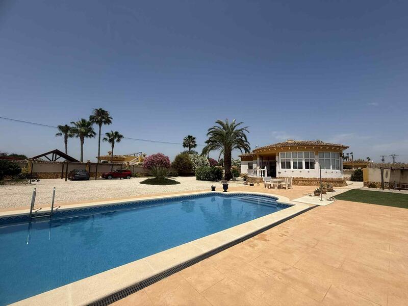 Villa à vendre dans Catral, Alicante