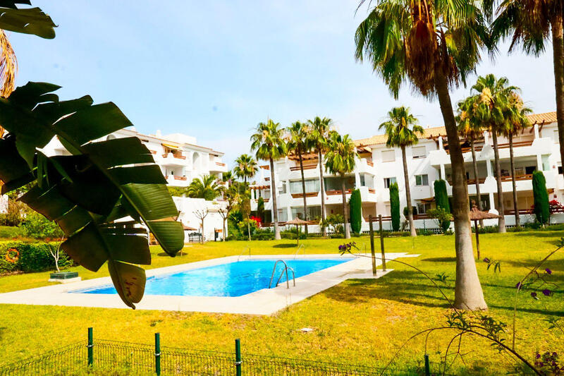 Lejlighed til salg i Selwo, Málaga
