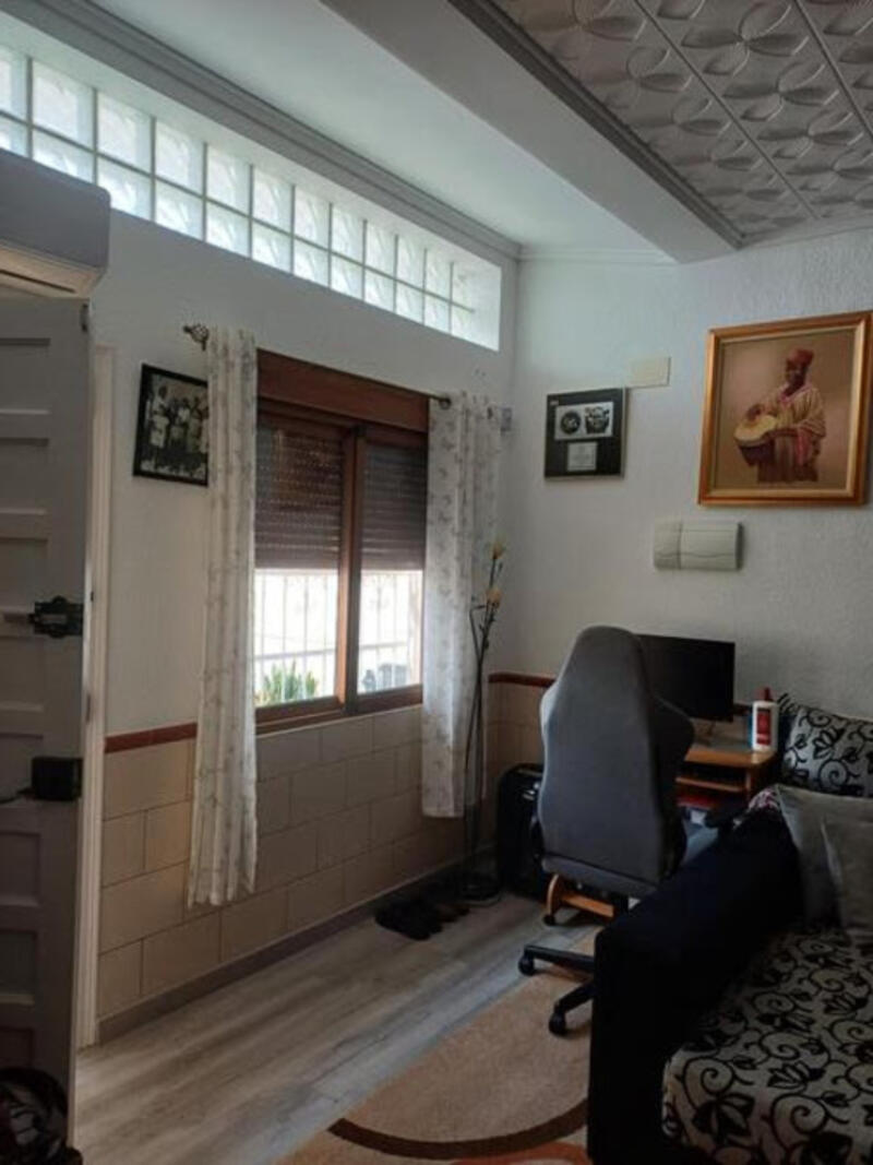 2 bedroom Townhouse for sale