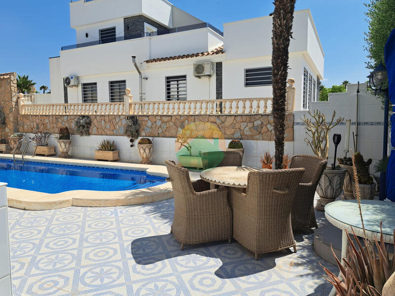 3 slaapkamer Villa Te koop