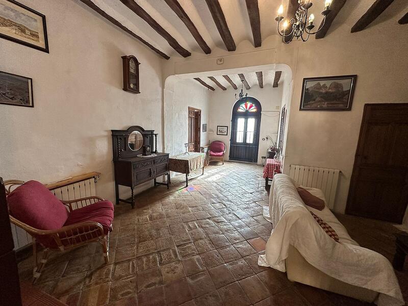 6 Schlafzimmer Landhaus zu verkaufen