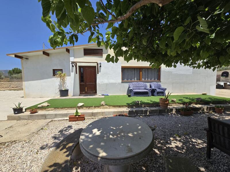 Villa til salgs i Sax, Alicante