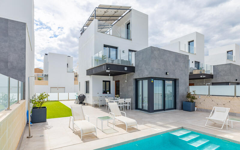 Villa til salgs i Torrevieja, Alicante