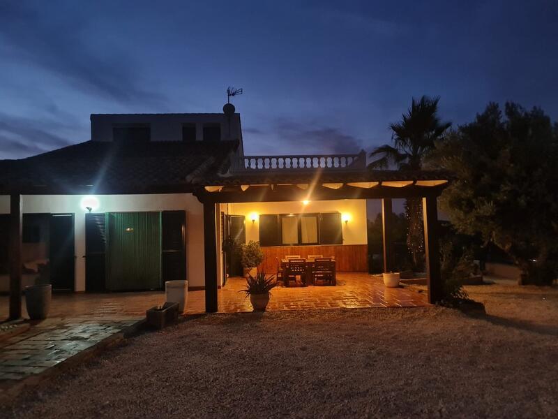 7 Cuarto Villa en venta