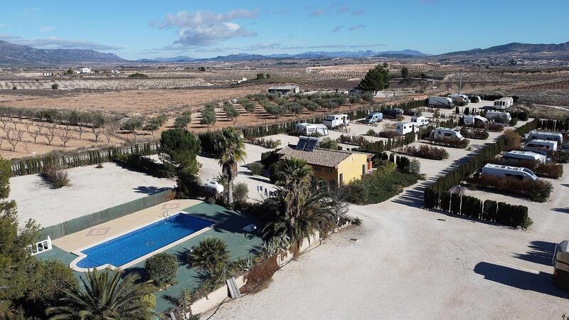 Деревенский Дом продается в Pinoso, Alicante