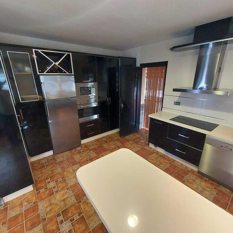 4 Schlafzimmer Villa zu verkaufen