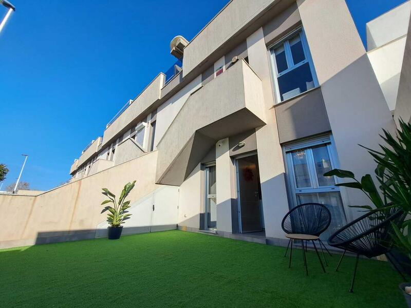 2 slaapkamer Appartement Te koop