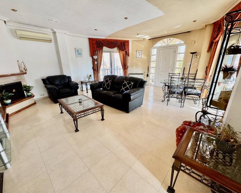 4 slaapkamer Villa Te koop