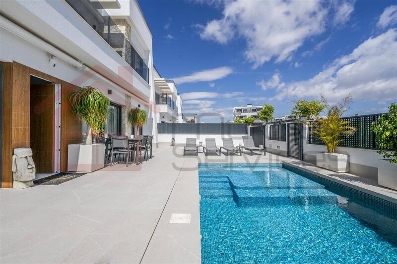 4 Cuarto Villa en venta