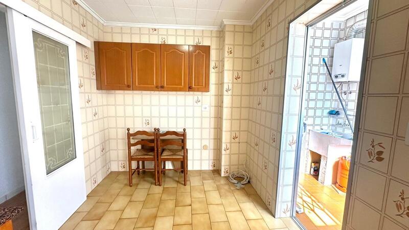 3 спальная комната квартира продается