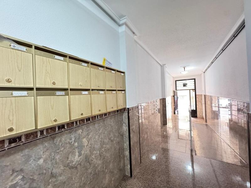 4 спальная комната квартира продается