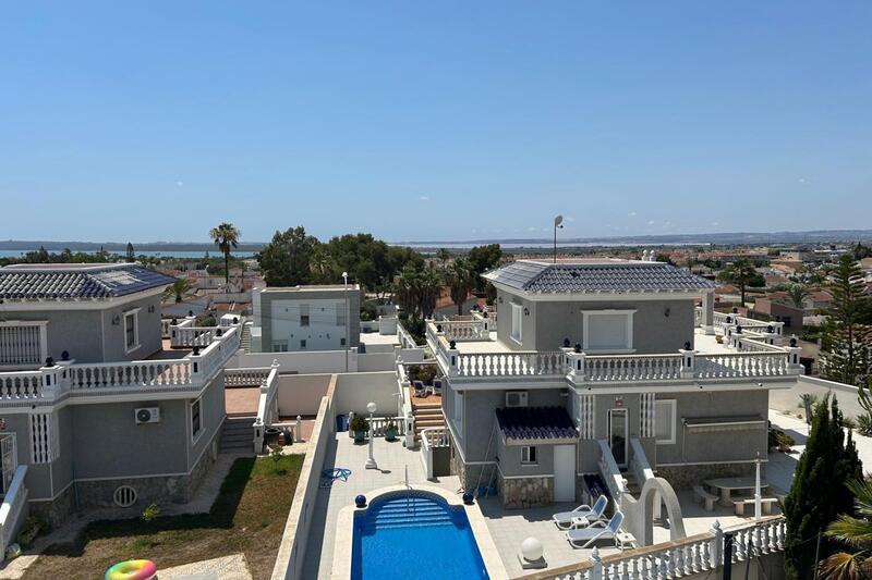 4 slaapkamer Villa Te koop