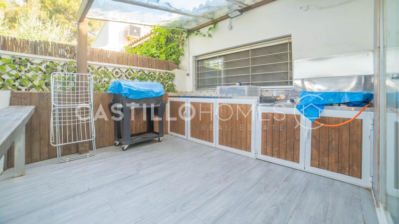 4 slaapkamer Gezinswoning Te koop