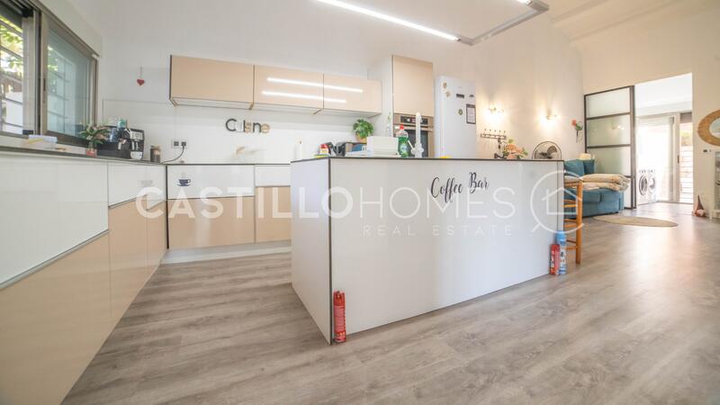 4 slaapkamer Gezinswoning Te koop