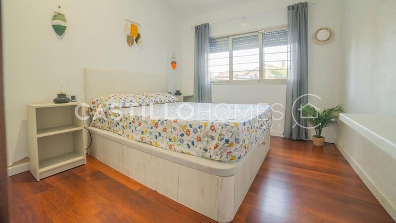 4 slaapkamer Gezinswoning Te koop