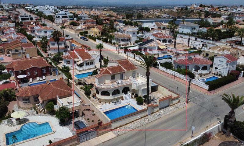 3 спальная комната вилла продается