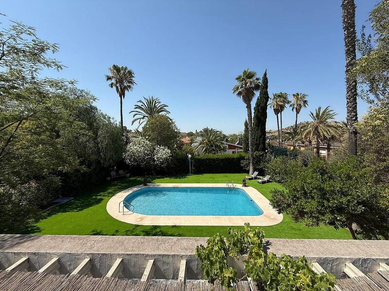4 slaapkamer Villa Te koop