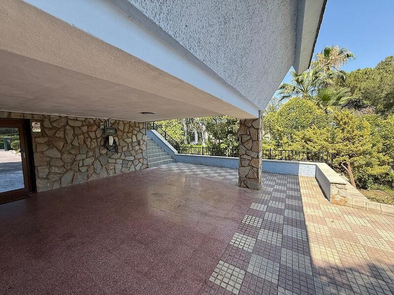 4 slaapkamer Villa Te koop