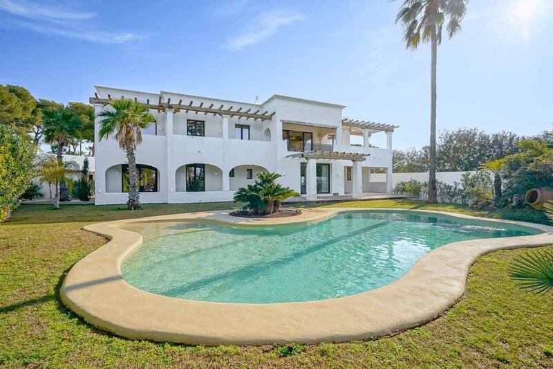 Villa en venta en Benissa, Alicante