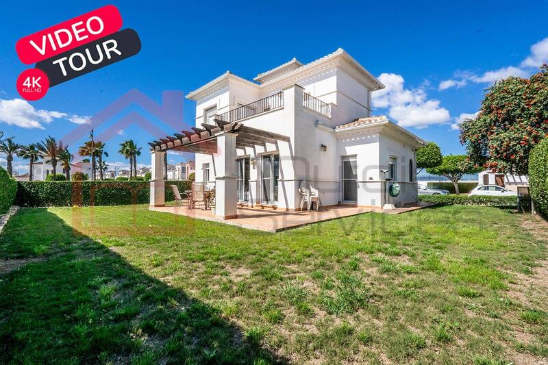 Villa Te koop in La Torre Golf Resort, Murcia