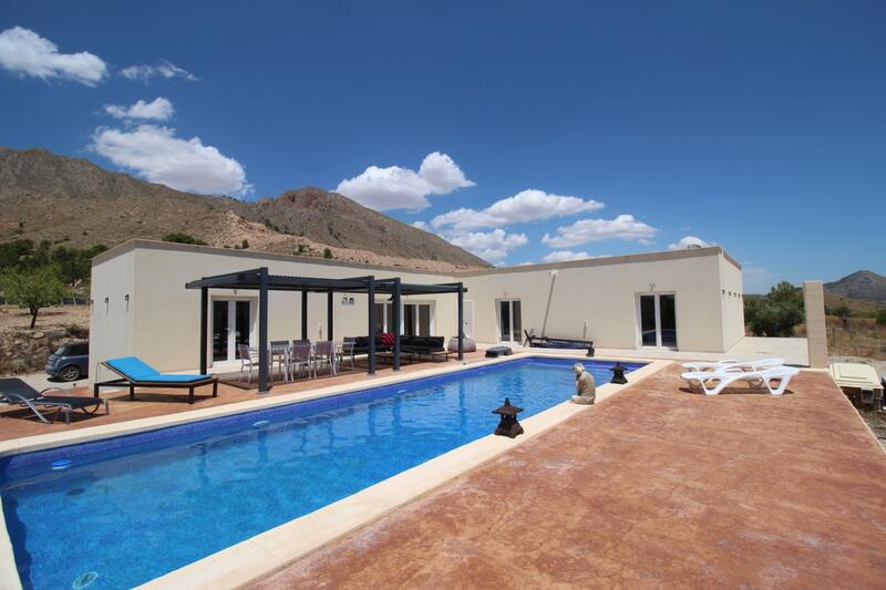 Villa for sale in Macisvenda, Murcia