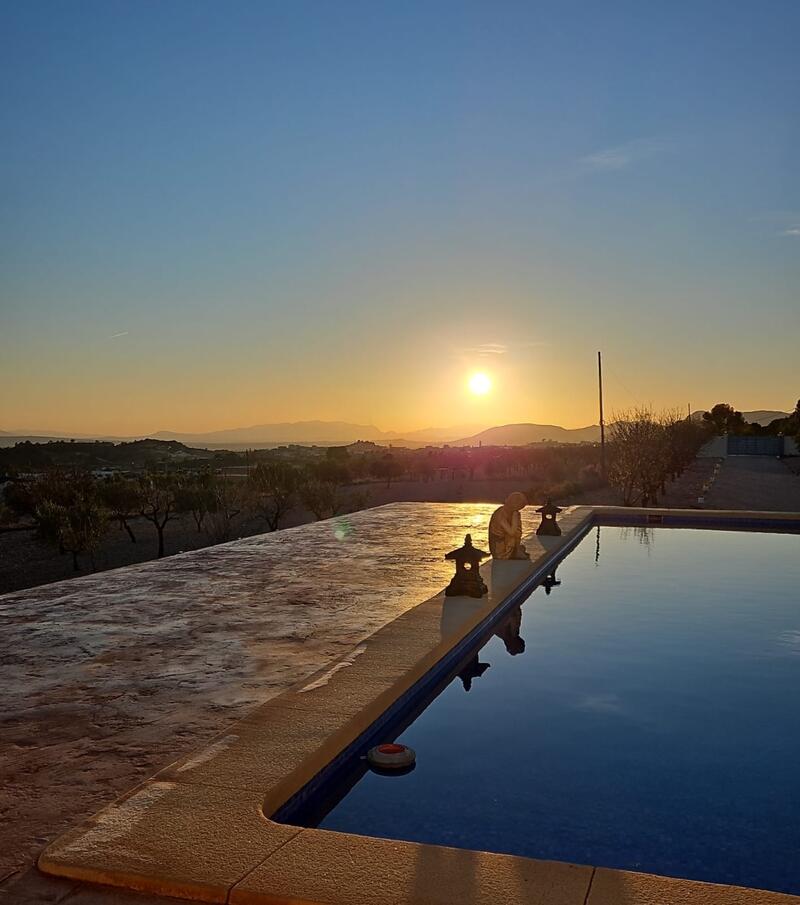 4 bedroom Villa for sale