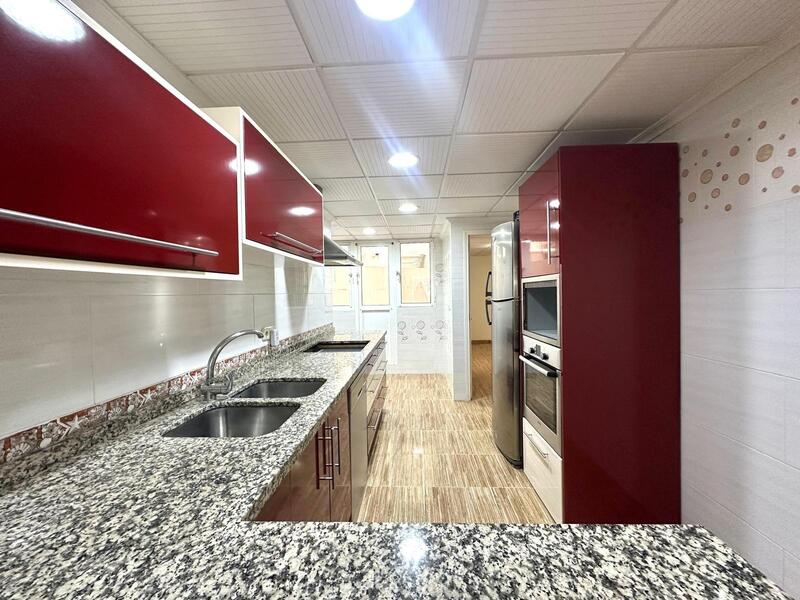 4 slaapkamer Appartement Te koop