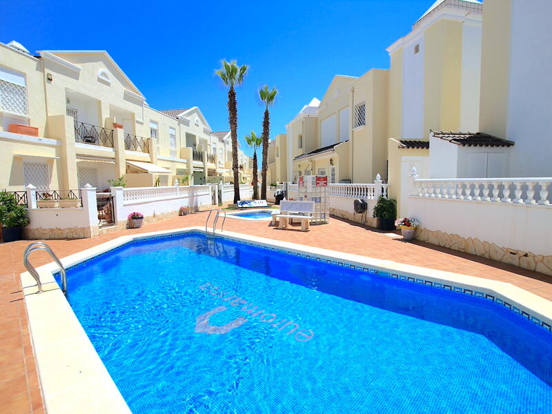 Villa for sale in Doña Pepa, Alicante