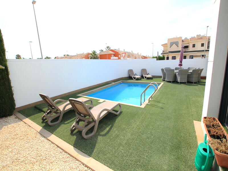 4 Cuarto Villa en venta