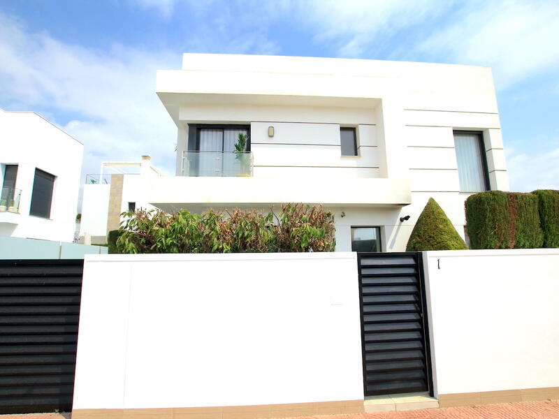 4 Cuarto Villa en venta