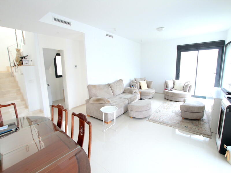 4 Cuarto Villa en venta