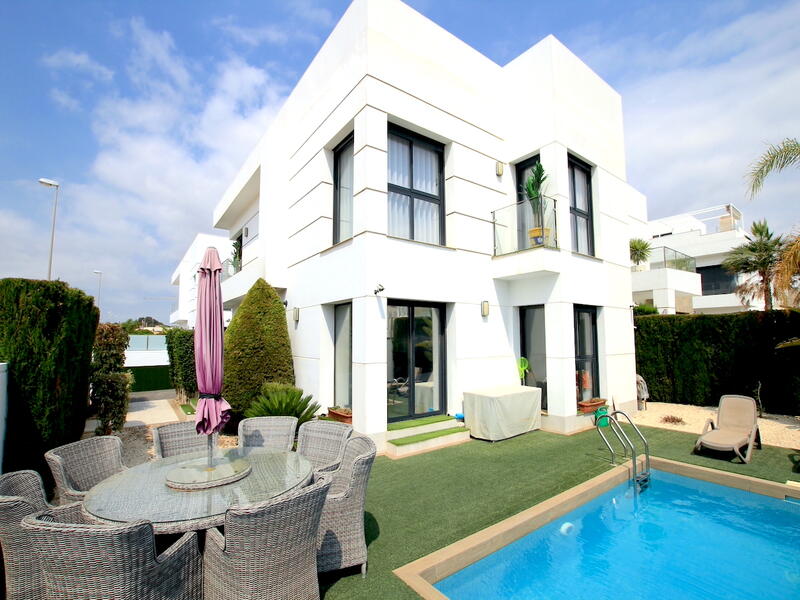 4 Cuarto Villa en venta