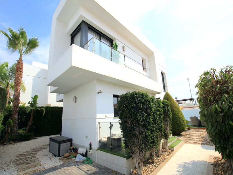 4 Cuarto Villa en venta