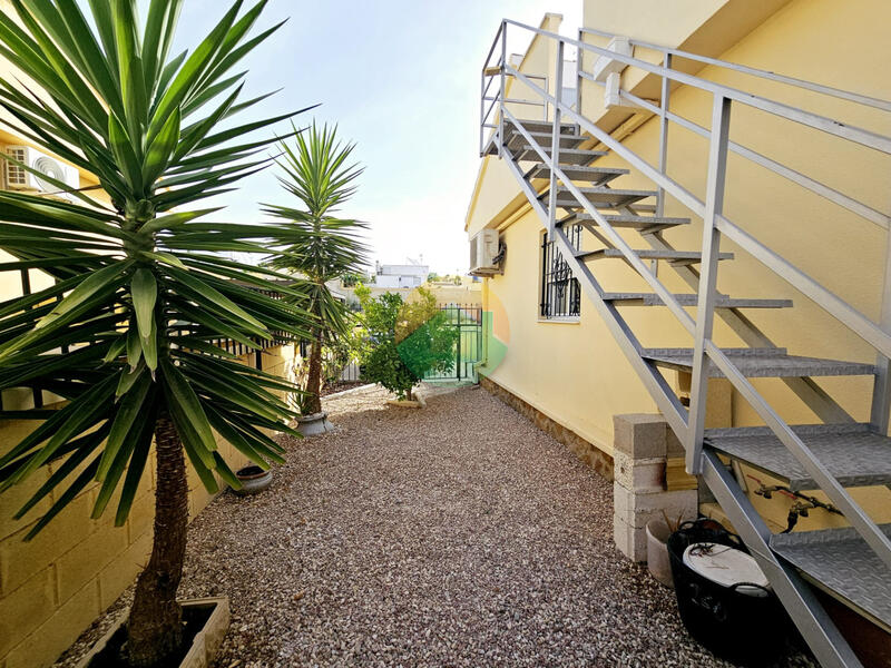 2 Cuarto Villa en venta