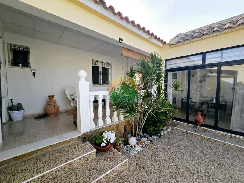 2 Cuarto Villa en venta