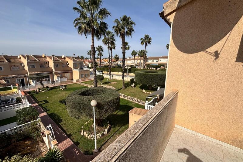 2 bedroom Townhouse for sale