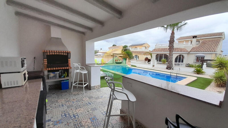 4 slaapkamer Villa Te koop