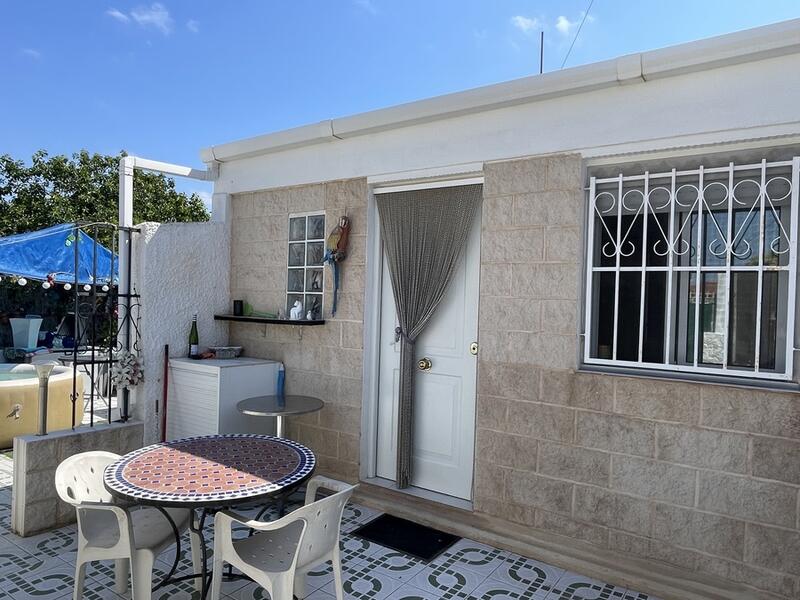 Villa til salgs i Torrevieja, Alicante