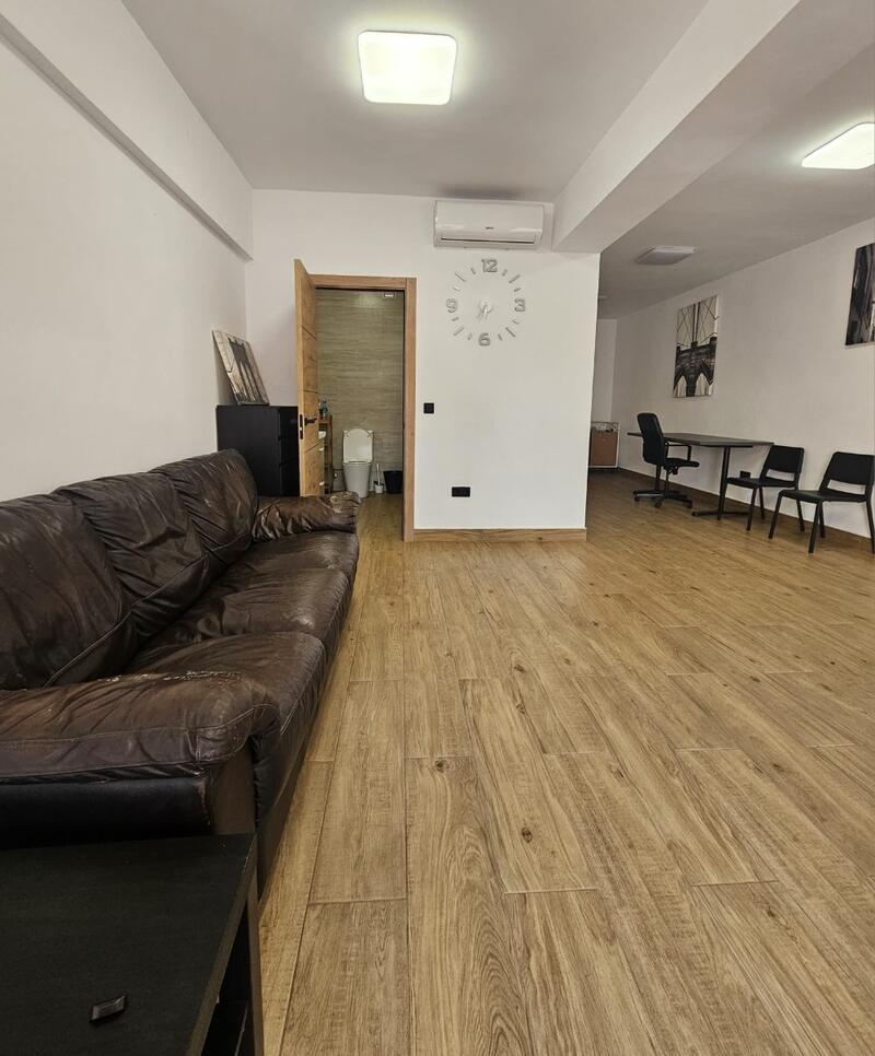 1 Cuarto Local Comercial en venta