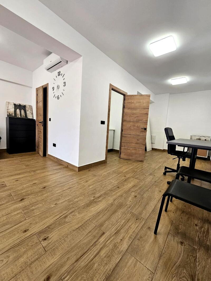 1 Cuarto Local Comercial en venta