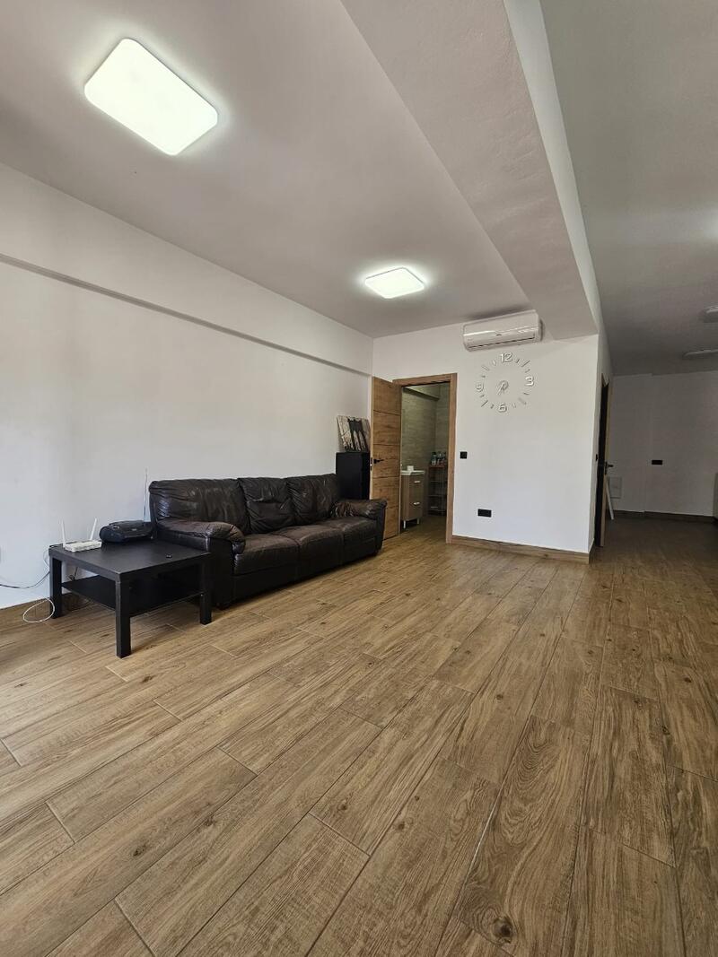 1 Cuarto Local Comercial en venta