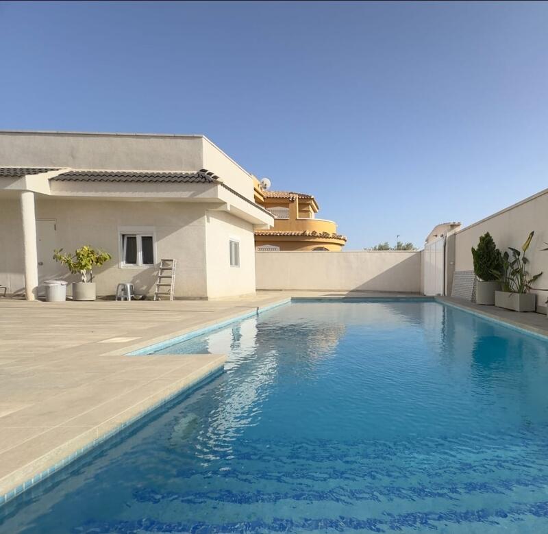 4 Cuarto Villa en venta