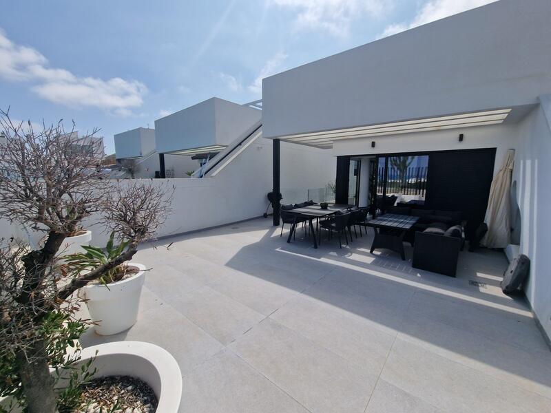 Villa til salgs i Guardamar del Segura, Alicante